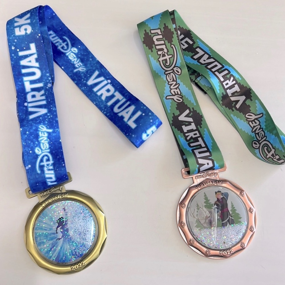 runDisney Frozen Virtual 5k run‎ Disney medal Elsa Kristoff Sven snow globe